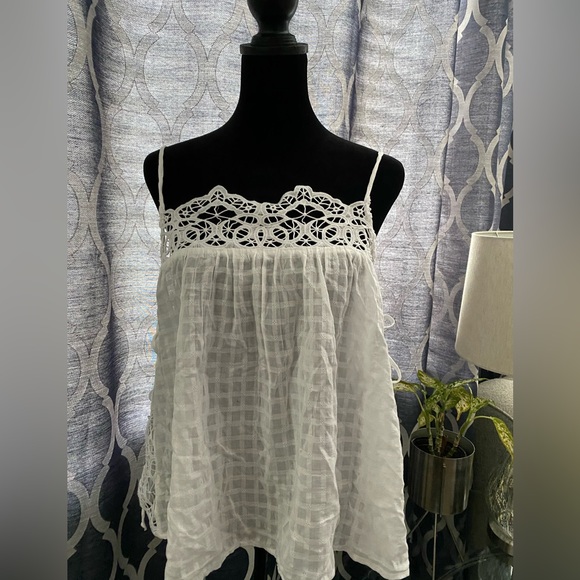 American eagle, tank tops , beige and white available.  100% cotton - Picture 4 of 6